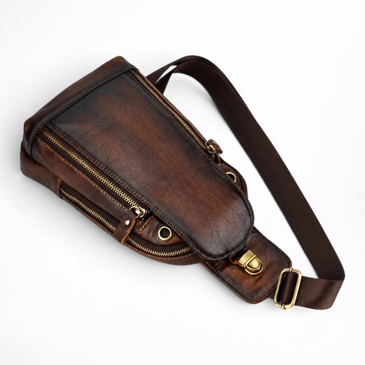 Sac Poitrine en Cuir de Vachette Vieilli Peint à la Main - 1001 Sacs