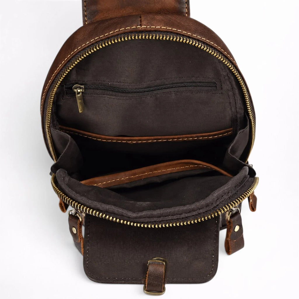 Sac Poitrine en Cuir de Vachette Vieilli Peint à la Main - 1001 Sacs